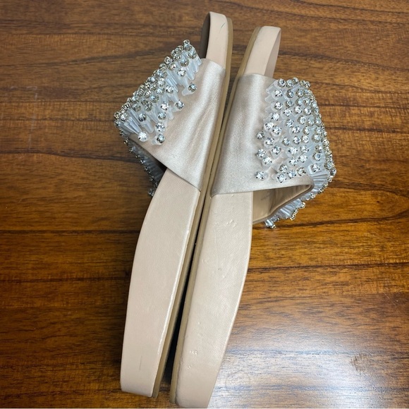 Badgley Mischka
Horton Embellished Satin Slide Sandals SIZE:8 - Picture 13 of 16